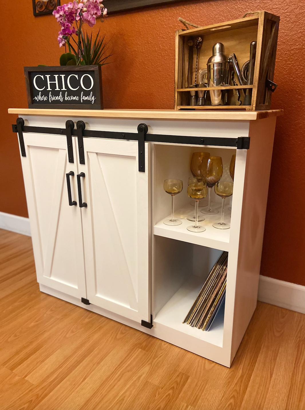 decor_styled_painted_cabinet_with_rustic_finish