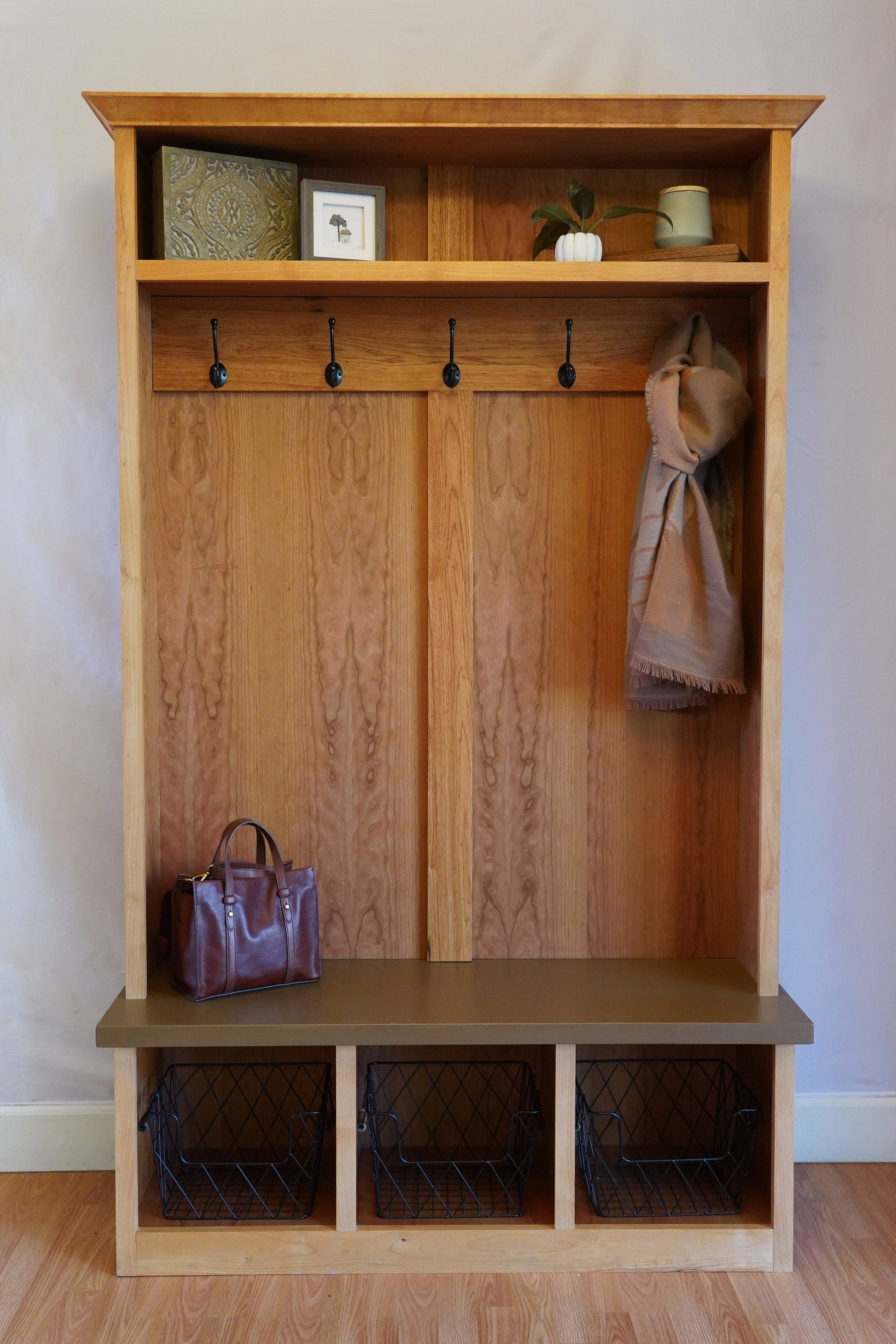 full_length_view_traditional_entryway_hall_tree