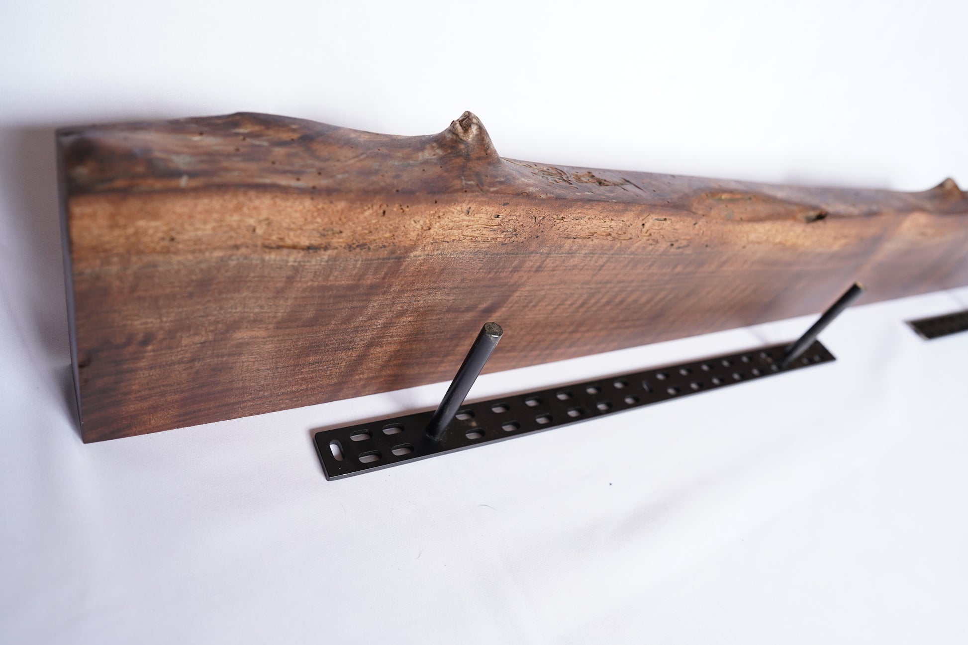 end_profile_of_heavy_duty_shelf