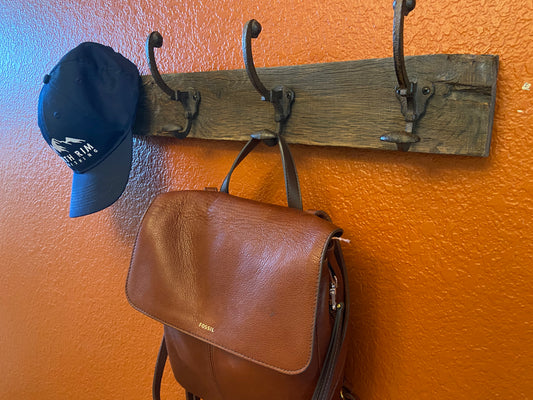 reclaimed_lumber_coat_rack_front_view